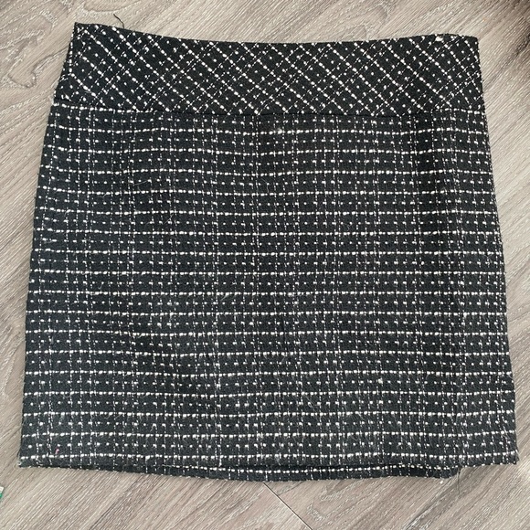 Ann Taylor Loft Black and White Tweed Skirt - Picture 2 of 7